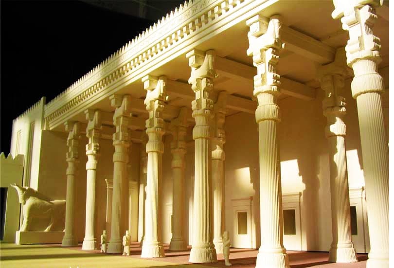 Palace-of-a-Hundred-Pillars